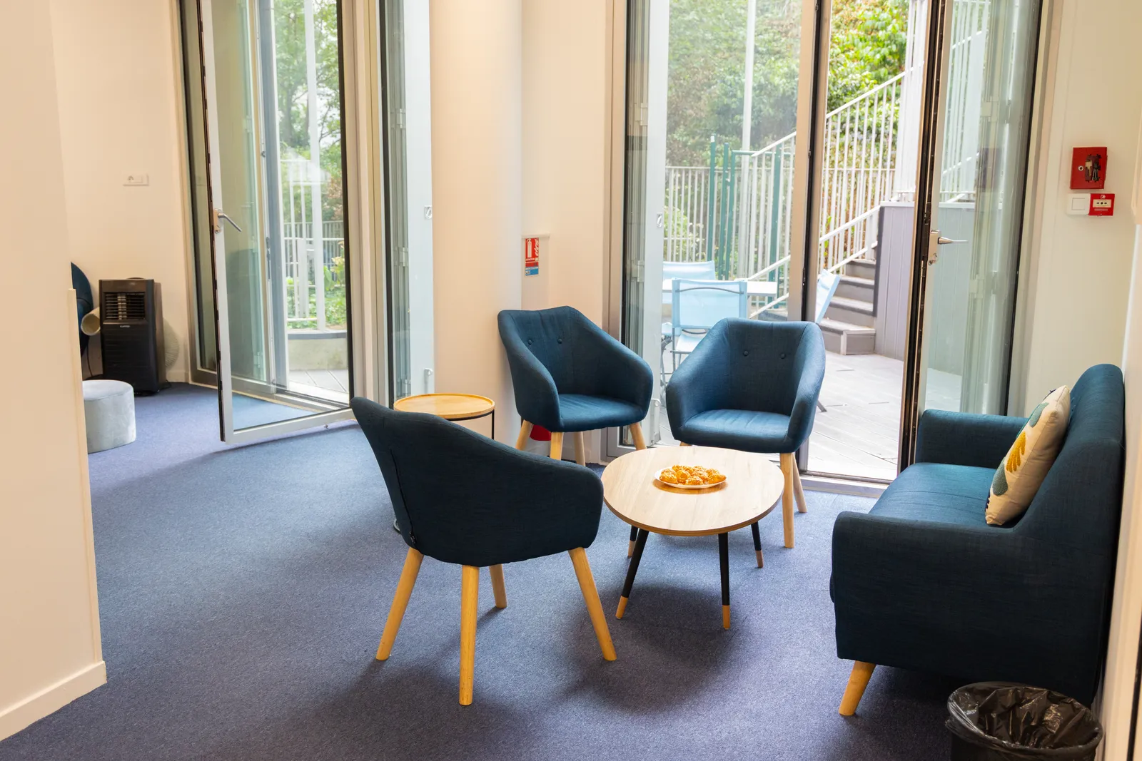 Comfortable student lounge at the Quai Henri IV campus